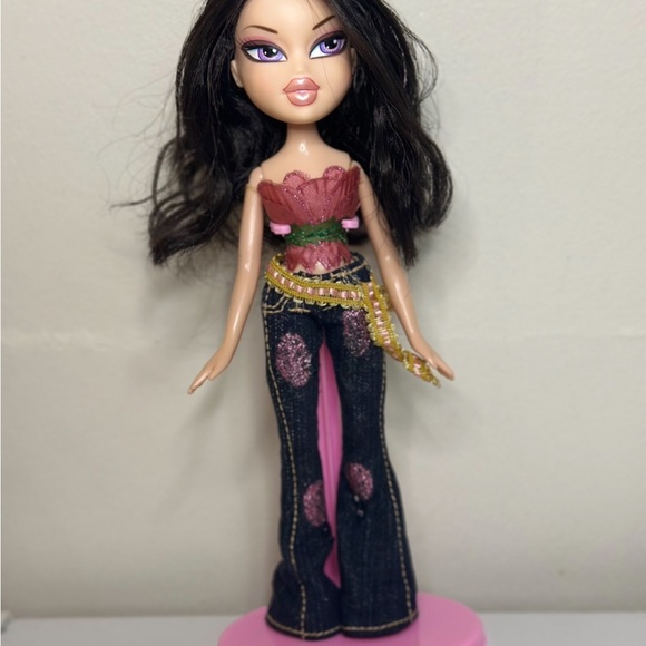 Bratz Flower Girls Nora Haircut No Shoes Fashion Doll - Picture 2 of 3